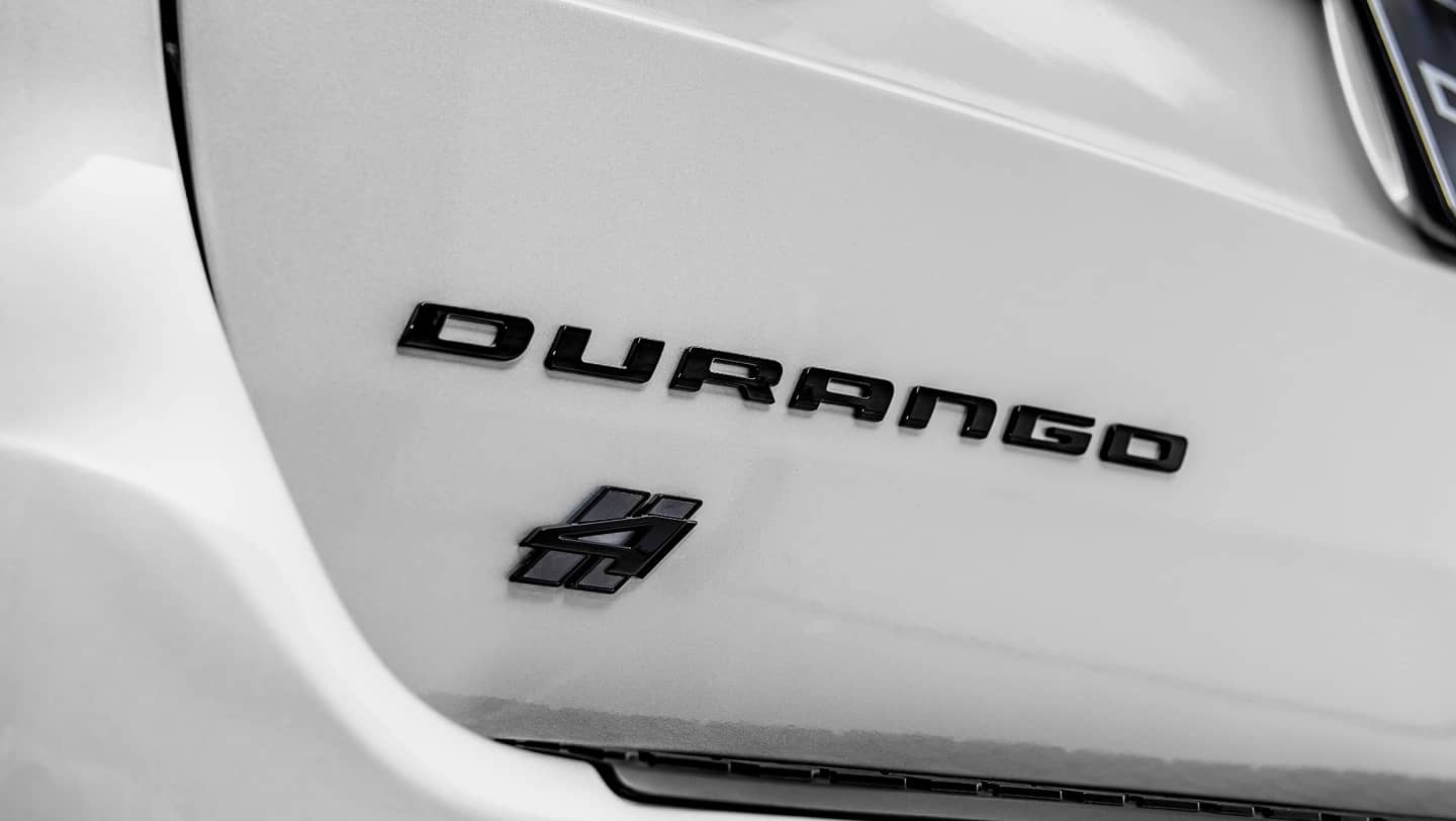 close up dodge durango emblem